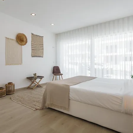 With Ocean View فيلة