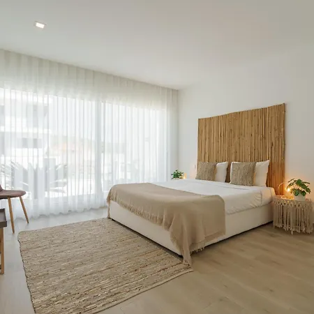 With Ocean View فيلة لورينها