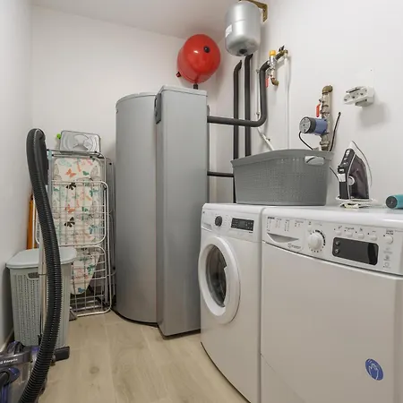 With Ocean View فيلة