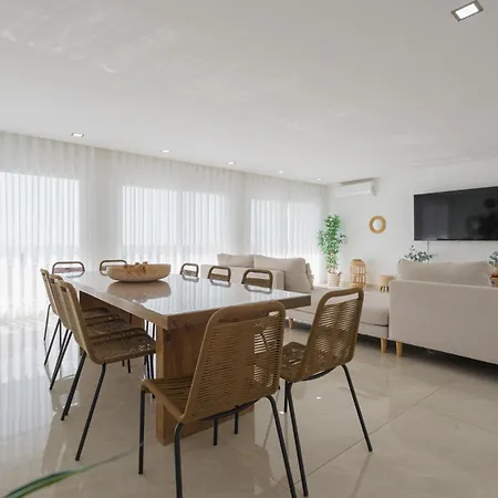 With Ocean View Willa