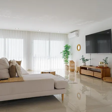 With Ocean View Villa Lourinhã