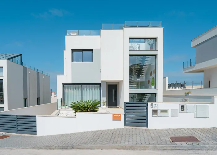 With Ocean View Villa Lourinhã